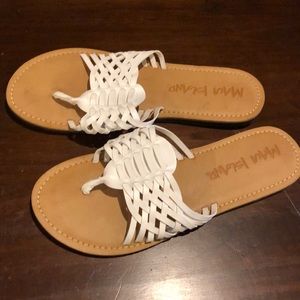 Maui island White sandal size 9